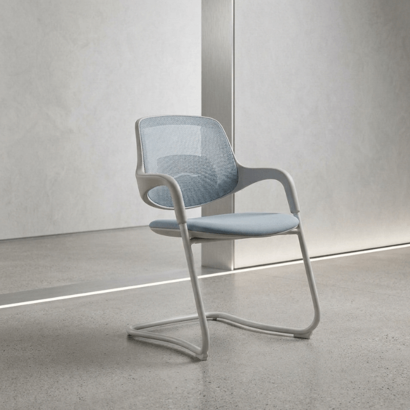 BRIO VISITOR CHAIR